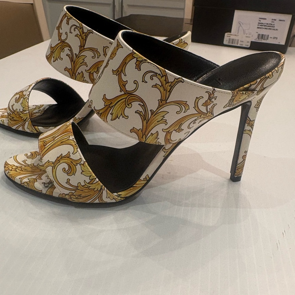 Authentic Versace Gold and White western baroque Patterned Heels - Picture 6 of 9